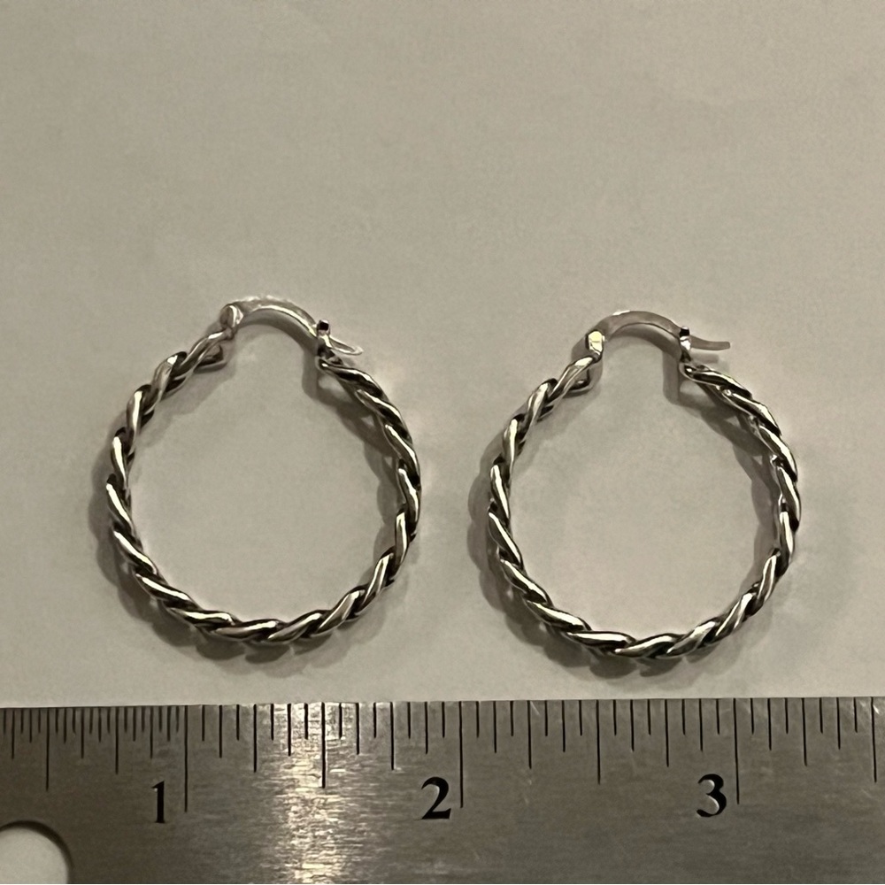 Silver hoops 1 1/4” NWOT